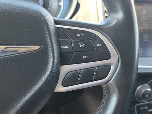 Certified 2022 Chrysler 300 Touring w/ Sport Appearance Package image 34