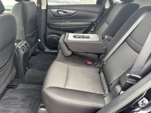 Used 2019 Nissan Rogue SV image 21