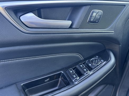 Used 2017 Ford Edge Titanium w/ Technology Package image 15