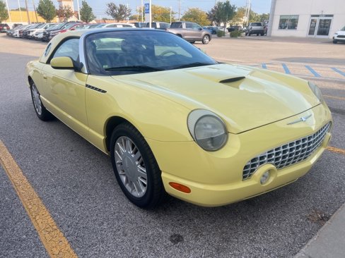 Used 2002 Ford Thunderbird image 2