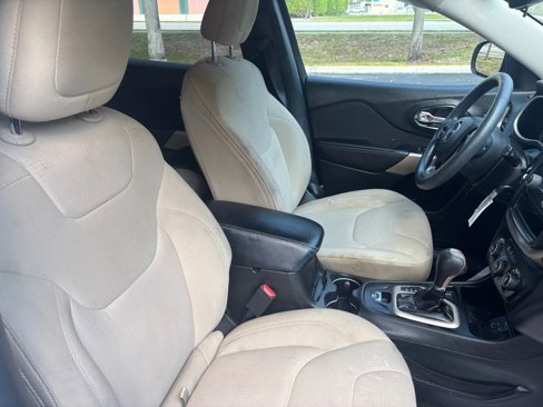 Used 2018 Jeep Cherokee Latitude image 19