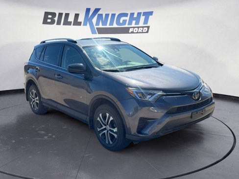 Used 2017 Toyota RAV4 LE image 7