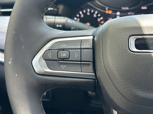 New 2025 Jeep Compass Latitude image 41