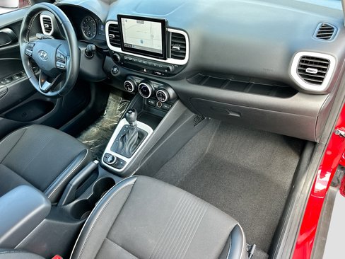 Used 2022 Hyundai Venue Limited image 28