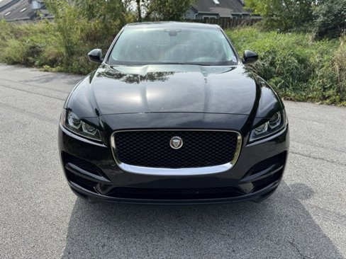 Used 2020 Jaguar F-PACE Prestige image 3