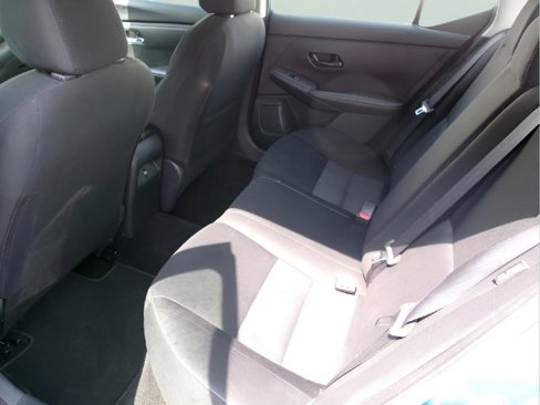 Used 2024 Nissan Sentra SV image 9