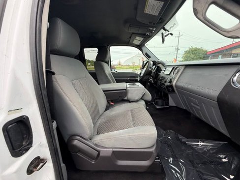 Used 2011 Ford F250 XLT w/ Snow Plow Prep Pkg image 25