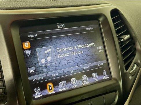 Used 2015 Jeep Cherokee Latitude w/ Comfort/Convenience Group image 17