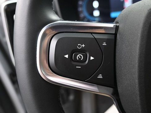 Certified 2022 Volvo XC40 P8 Recharge Ultimate image 18