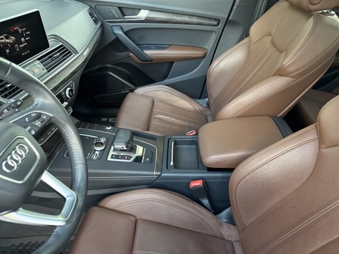 Used 2018 Audi Q5 Prestige w/ Prestige Package image 24