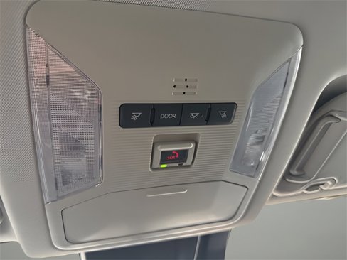 Used 2022 Toyota RAV4 XLE image 27