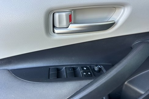 Used 2021 Toyota Corolla LE image 11