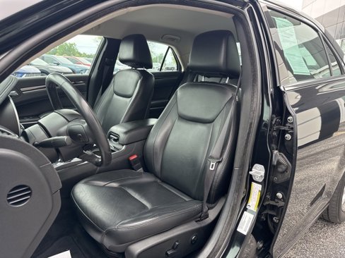 Used 2015 Chrysler 300 Limited image 13