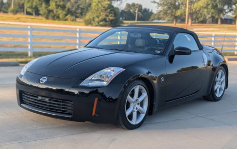 Used 2004 Nissan 350Z Touring image 2