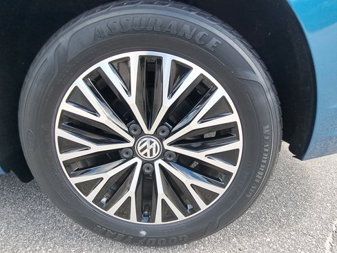 Used 2019 Volkswagen Jetta SE w/ Cold Weather Package image 30