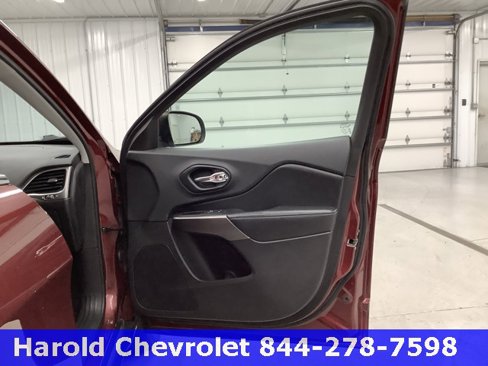 Used 2019 Jeep Cherokee Latitude image 10