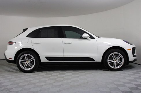Certified 2024 Porsche Macan image 8