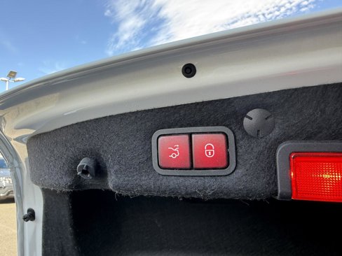 Used 2019 Mercedes-Benz C 300 4MATIC Sedan image 33