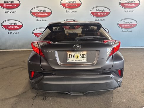 Used 2022 Toyota C-HR XLE image 5