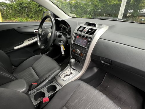Used 2013 Toyota Corolla S image 42