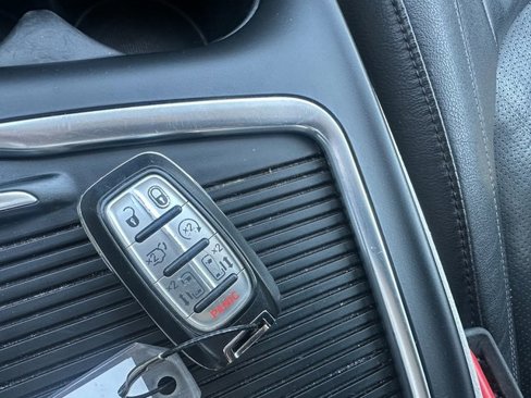 Used 2022 Chrysler Pacifica Touring-L image 40
