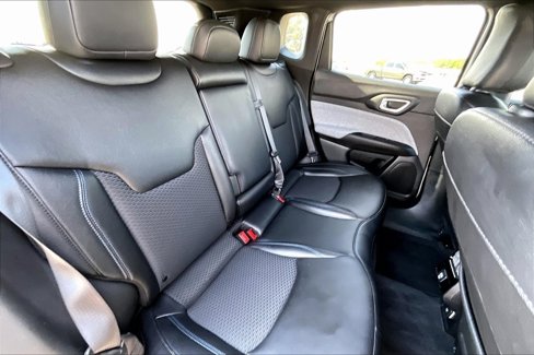 Used 2024 Jeep Compass Latitude image 22
