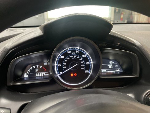 Used 2020 Toyota Yaris LE image 10