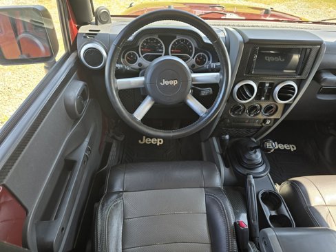 Used 2010 Jeep Wrangler Unlimited Sahara w/ Dual Top Group image 17