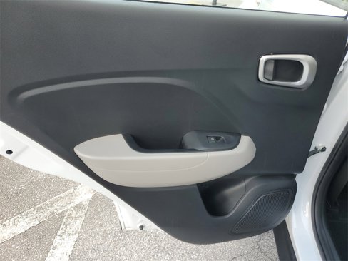 Certified 2023 Hyundai Venue SEL image 8