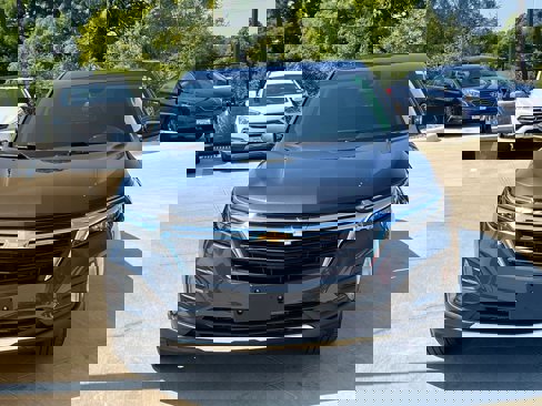 Used 2022 Chevrolet Equinox LT image 2