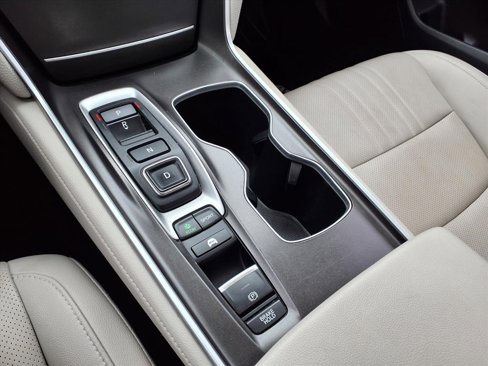 Used 2022 Honda Accord Touring image 29