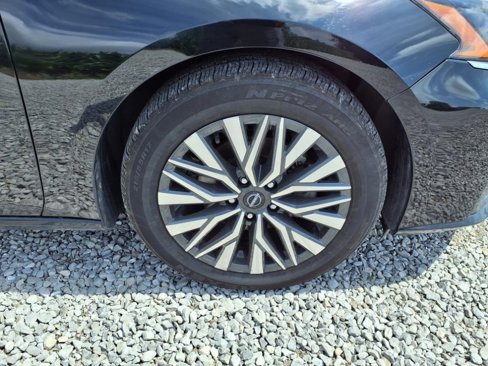 Used 2024 Nissan Altima 2.5 SV image 32