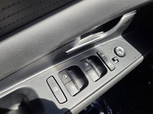 Certified 2024 Hyundai Elantra SE image 23