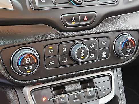 Certified 2022 GMC Terrain SLE w/ Driver Convenience Package image 15