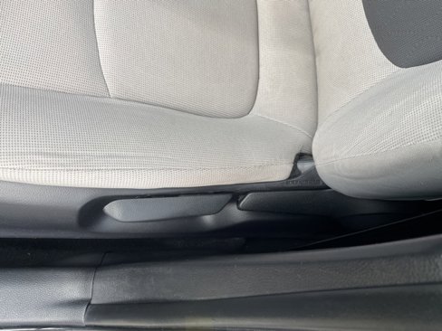 Used 2021 Toyota Corolla LE image 22