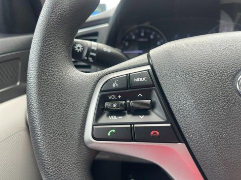 Used 2017 Hyundai Elantra SE image 22