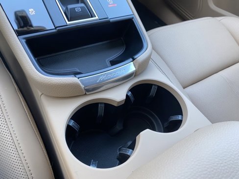 Certified 2025 Porsche Macan image 18