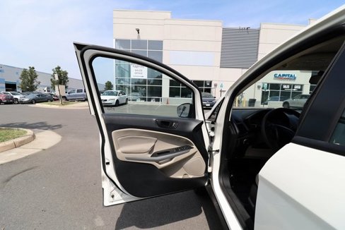 Used 2020 Ford EcoSport S image 32