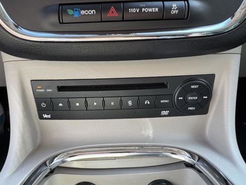 Used 2011 Chrysler Town & Country Limited image 24
