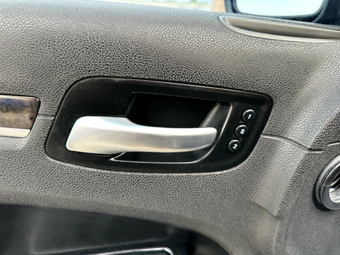 Used 2018 Chrysler 300 Limited image 34