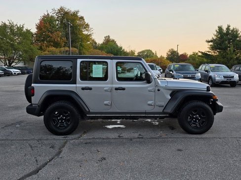 Used 2018 Jeep Wrangler Unlimited Sport image 9