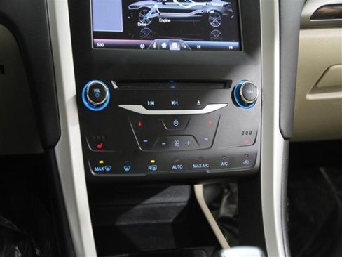 Used 2014 Ford Fusion Energi SE image 17