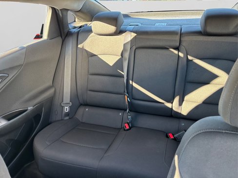 Used 2017 Chevrolet Malibu LT image 18