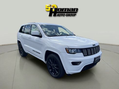 Used 2017 Jeep Grand Cherokee Altitude image 7