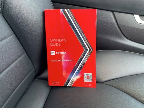 Used 2022 Toyota Highlander XLE image 12