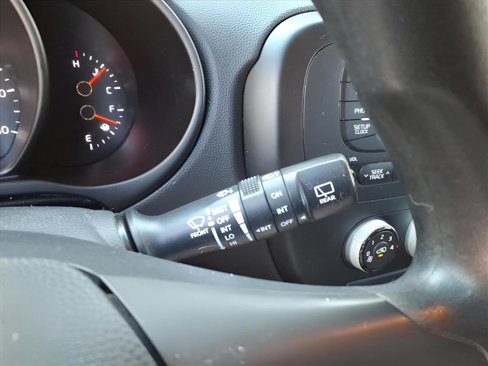 Used 2015 Kia Soul image 18