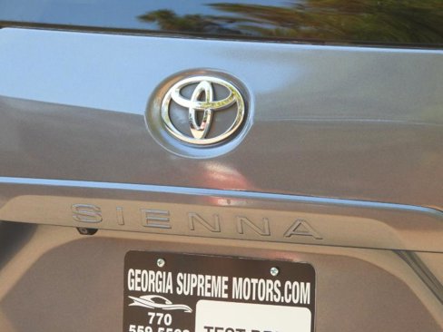 Used 2014 Toyota Sienna XLE image 6