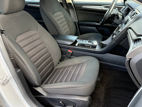 Used 2017 Ford Fusion SE image 34