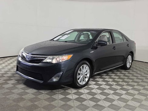 Used 2014 Toyota Camry XLE image 4