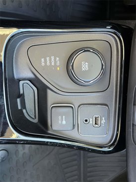 Used 2019 Jeep Compass Limited image 27
